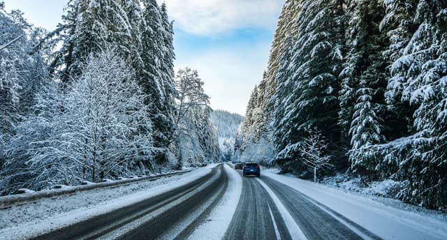 Tips & Ideas for an Easy Family Winter Road Trip