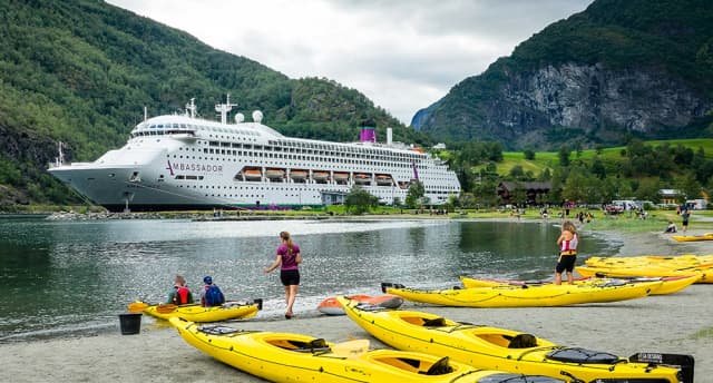 Pros & Cons of Cruises: Is Cruising Worth It?
