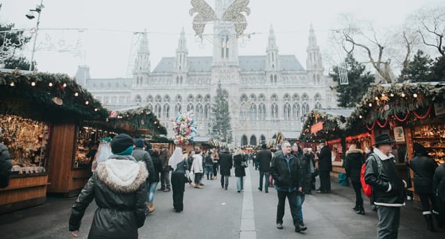 10 Ways to Make and Save Money Now for Holiday Travel