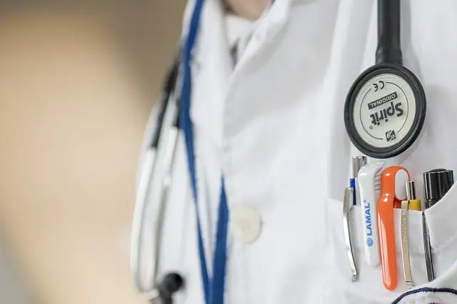 Close-Up-Of-Doctor's-Coat