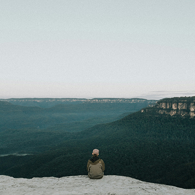 Man looking over the Blue Mountains, Australia