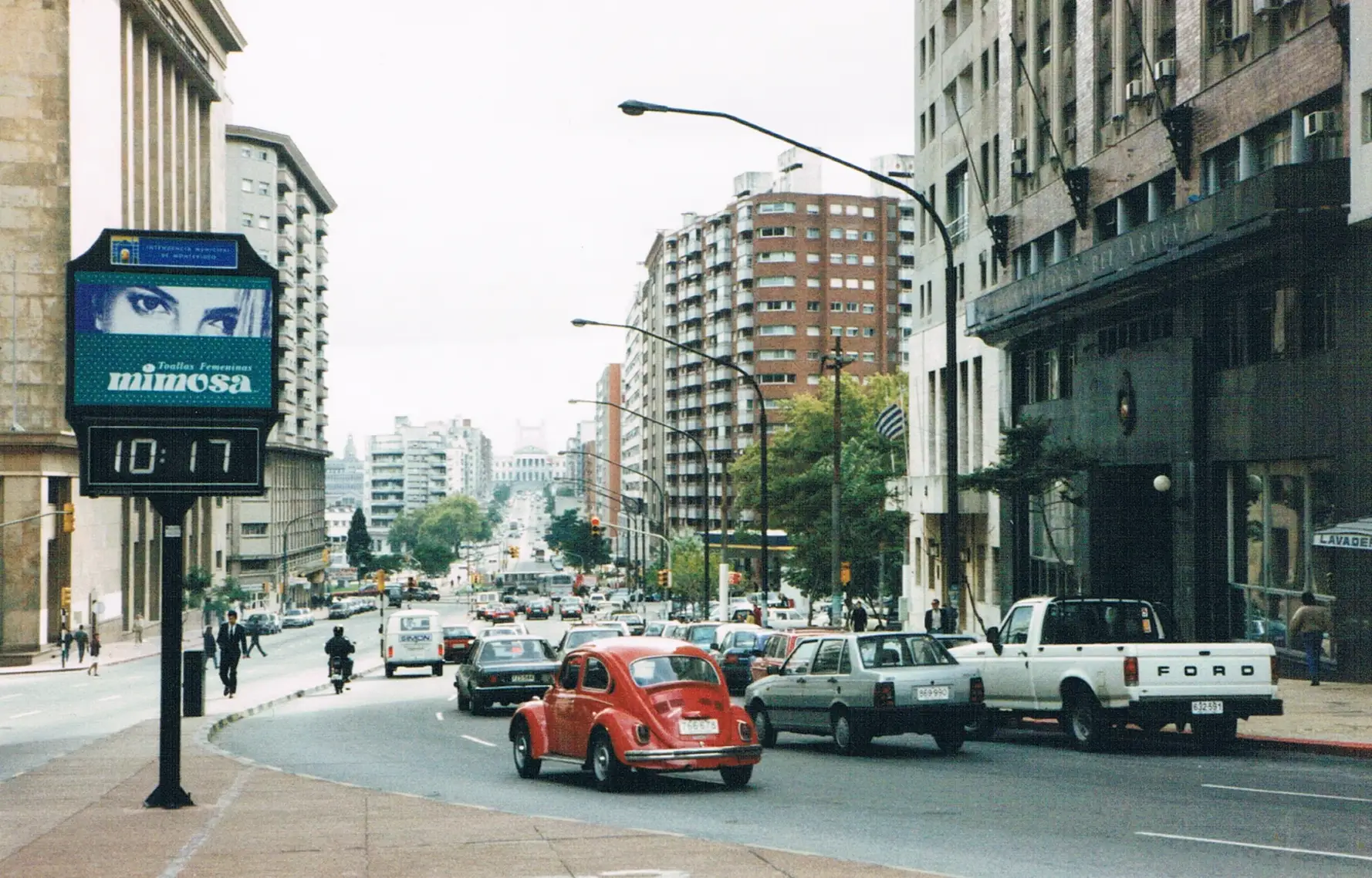 Montevideo_aym3_Street_scene