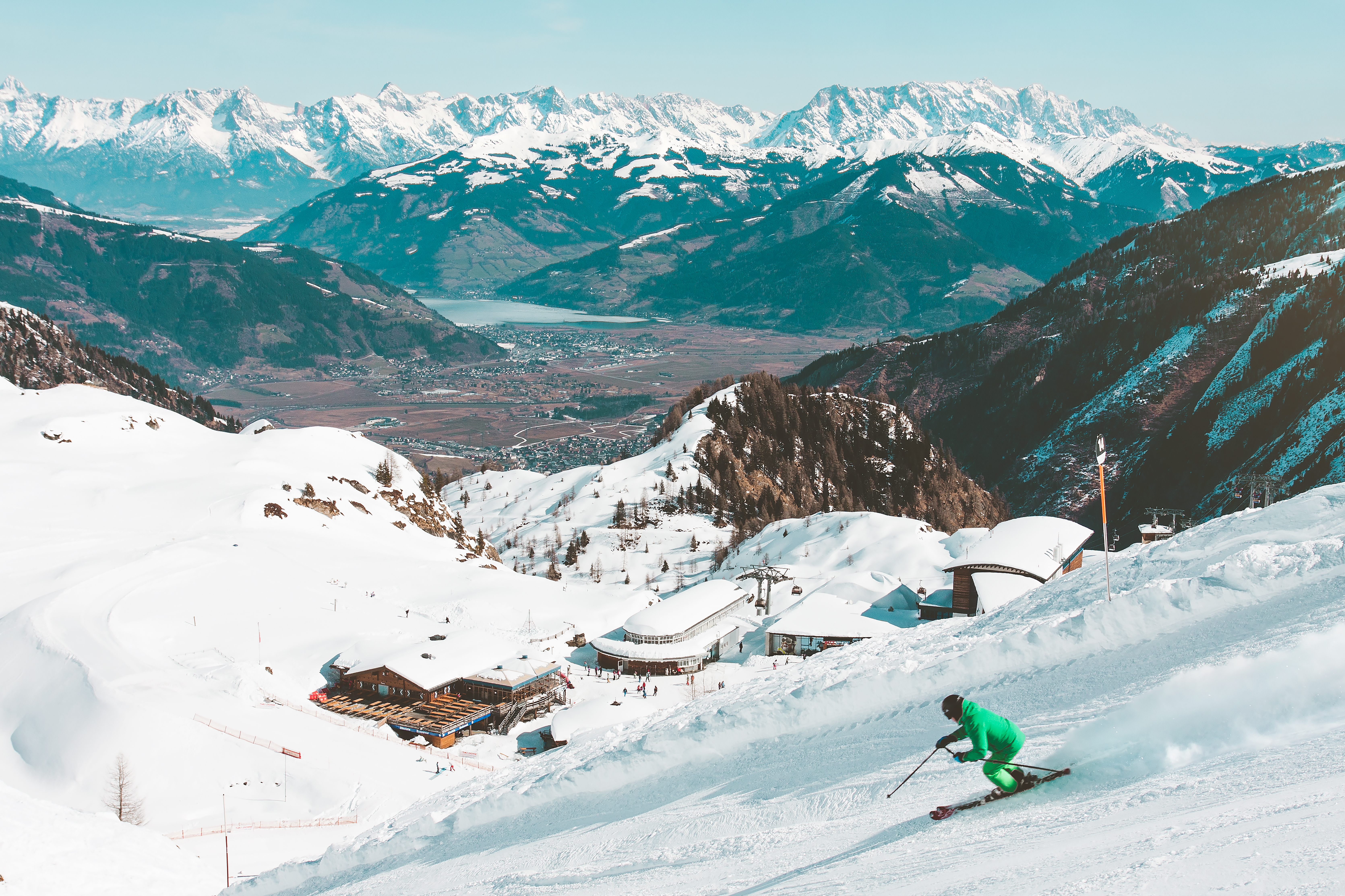 Skier-Skiing-Down-Mountainous-Slope